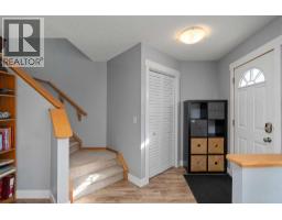 Bedroom - 195 Covewood Circle Ne, Calgary, AB T3K5P9 Photo 6
