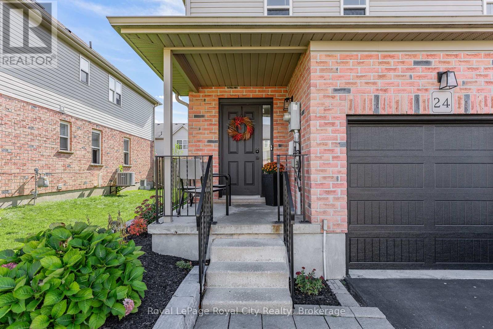 24 BROOKFIELD CRESCENT, Kitchener — photo 2