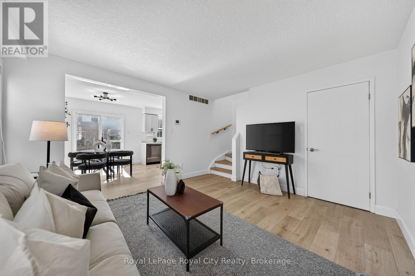 24 BROOKFIELD CRESCENT, Kitchener — photo 4