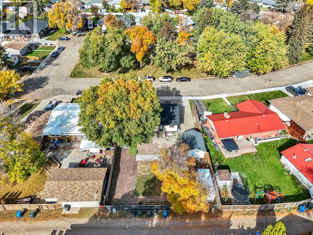 61 Huckvale Crescent SW - 6
