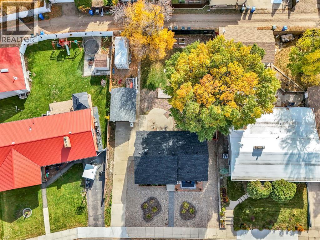 61 Huckvale Crescent SW - 5