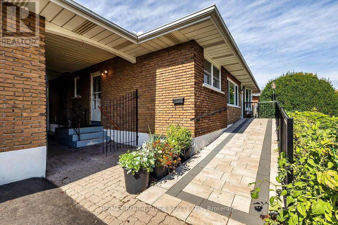 184 Garrard Road, Whitby, ON photo 6