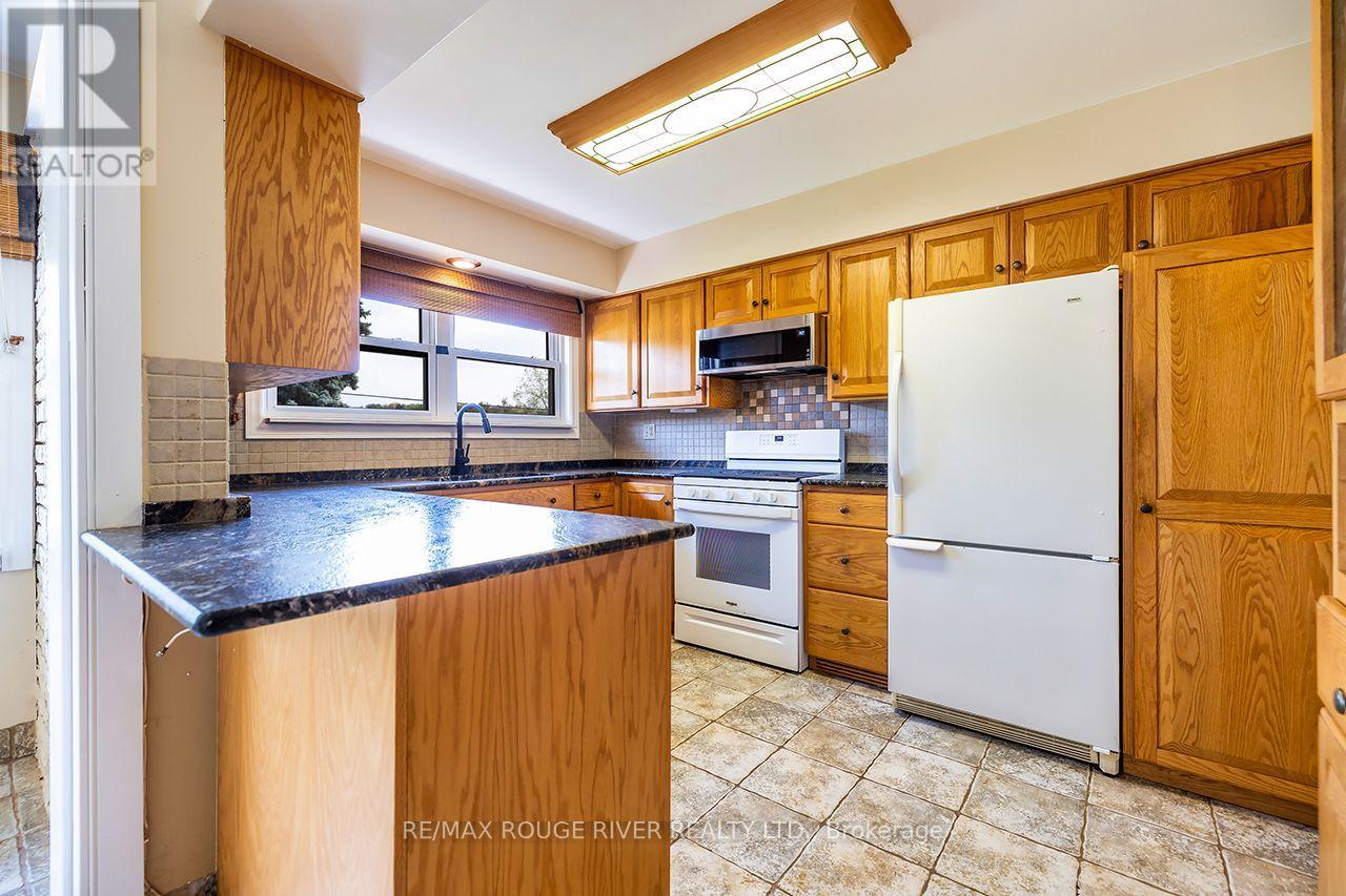 184 Garrard Road, Whitby, ON photo 8