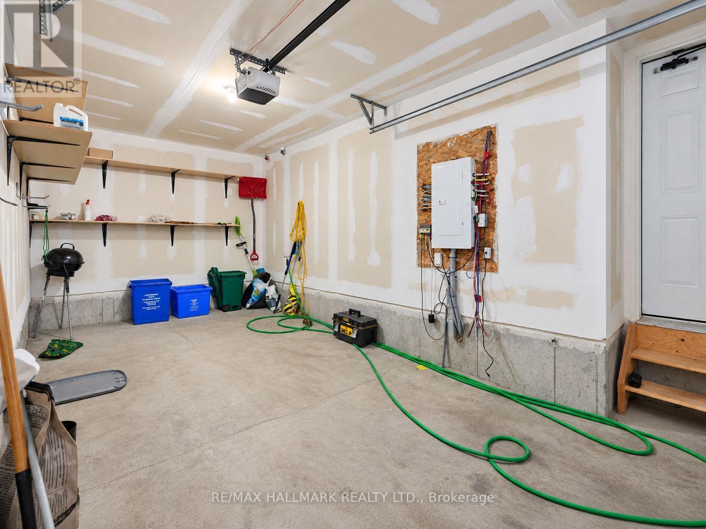 63 TABARET CRESCENT - 29