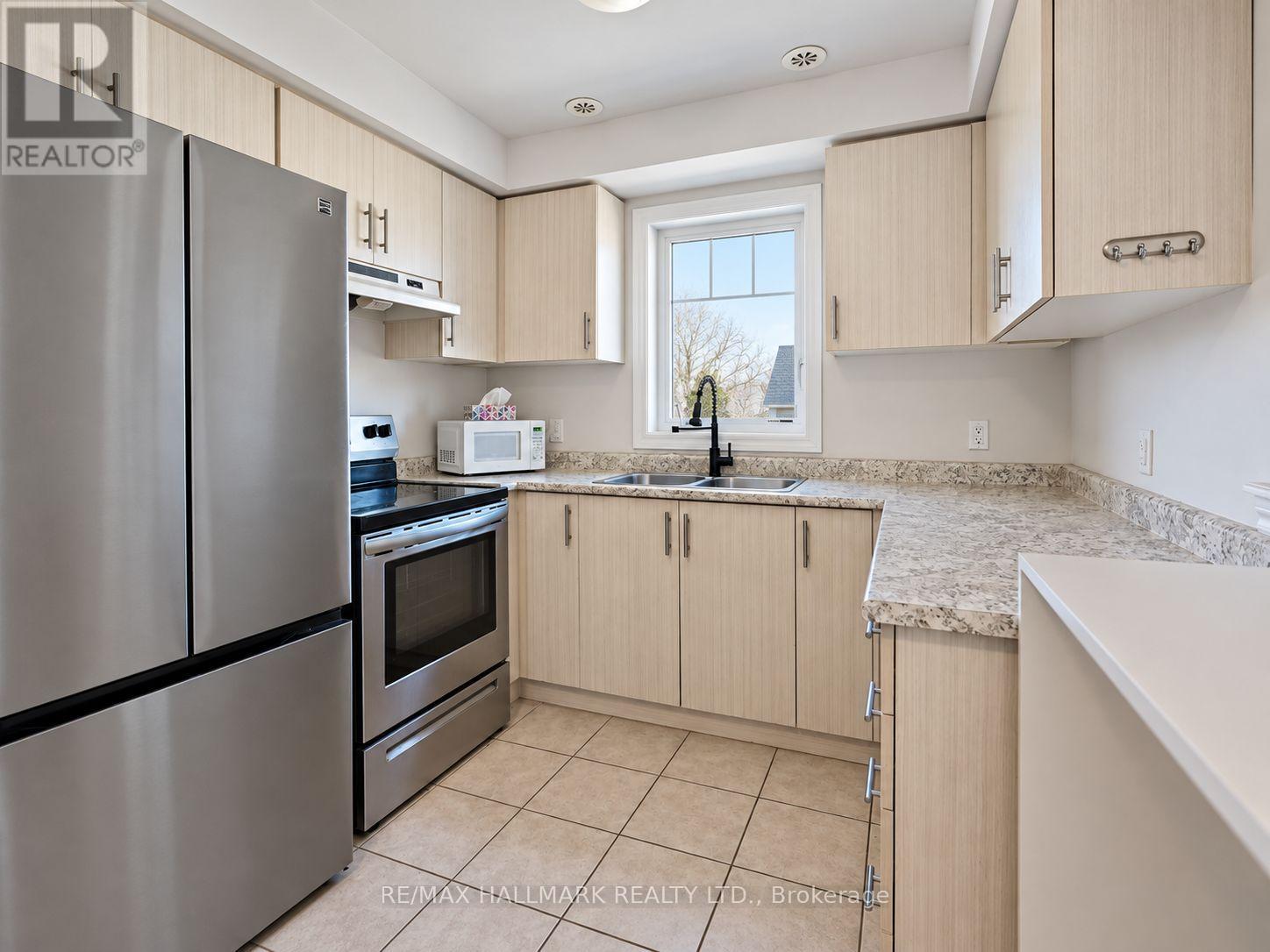 63 Tabaret Crescent, Oshawa, ON photo 9