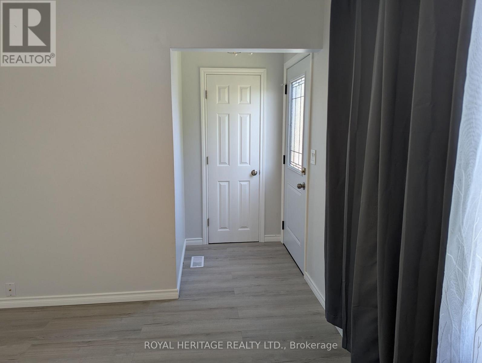 56 Liberty Street South, Clarington, ON photo 4