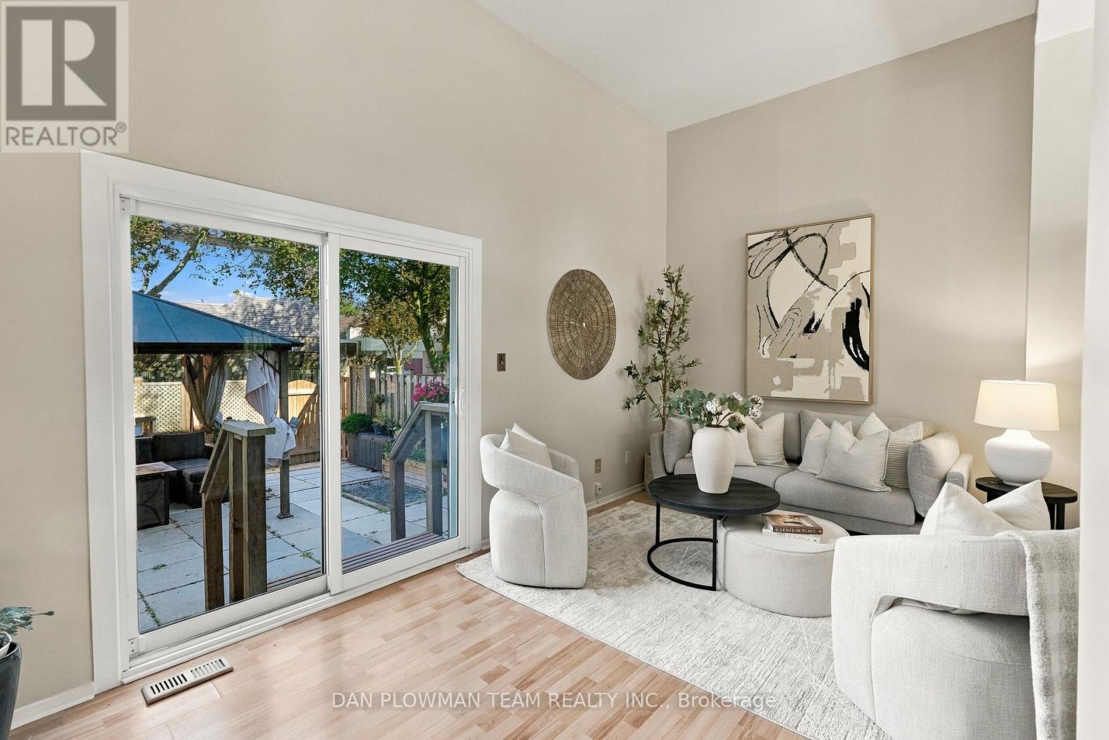 #81 1133 RITSON ROAD N - 4