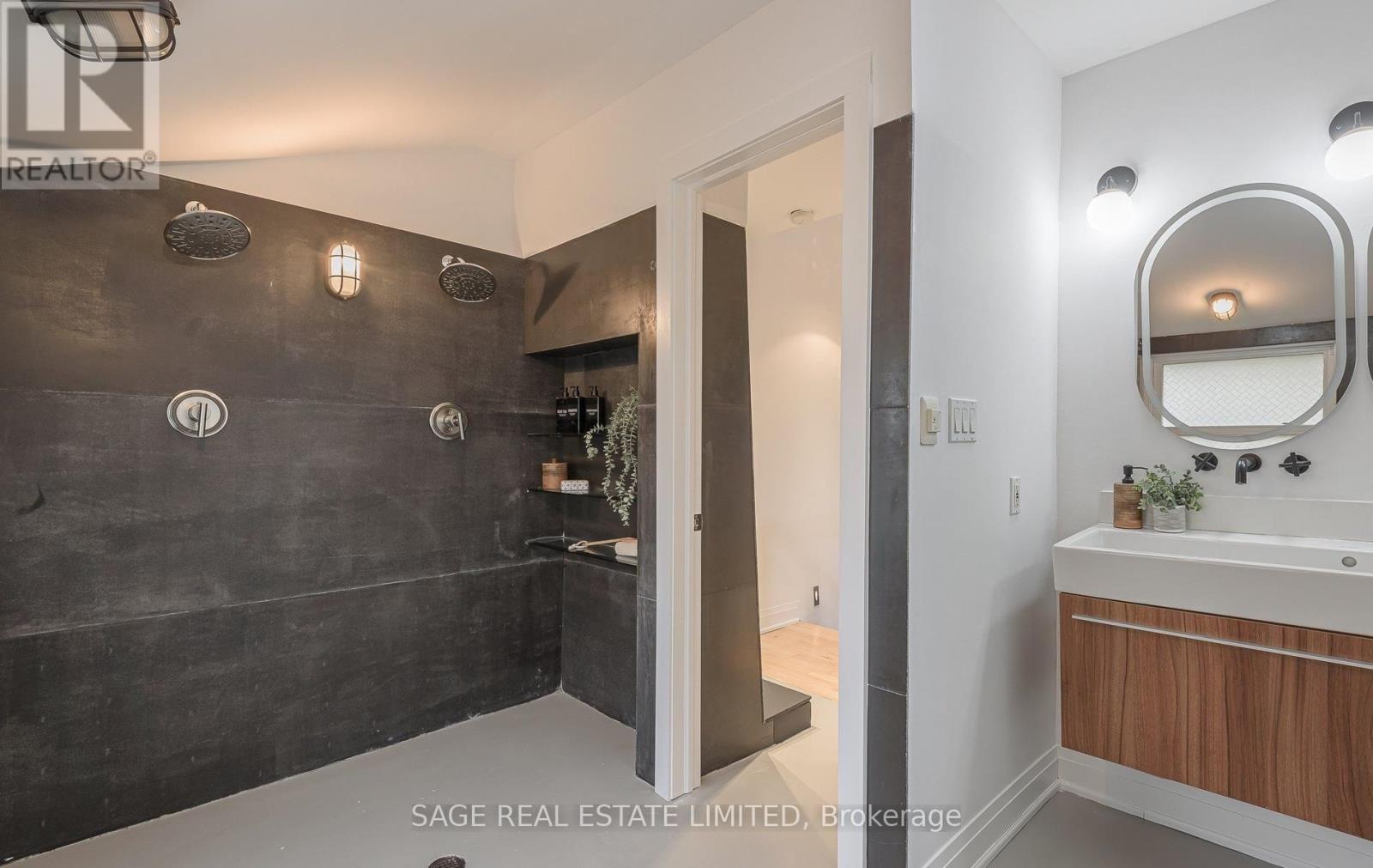 86 Dupont Street — photo 32