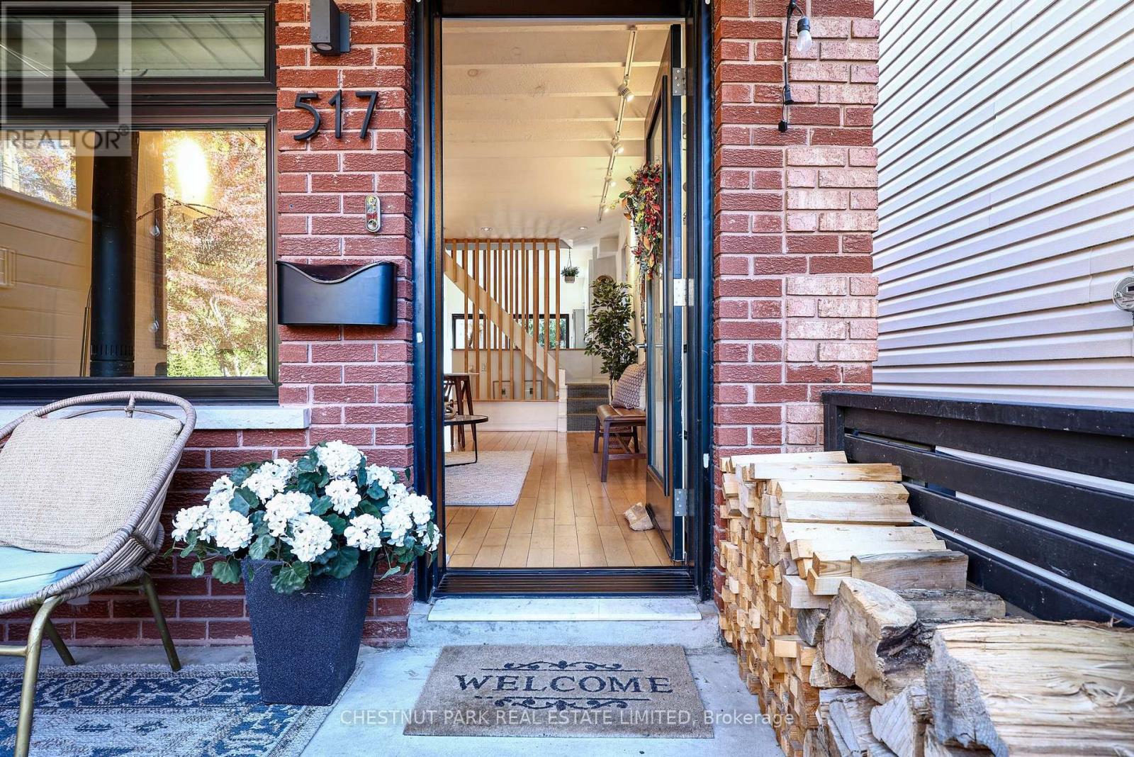517 Crawford Street, Toronto, ON photo 1