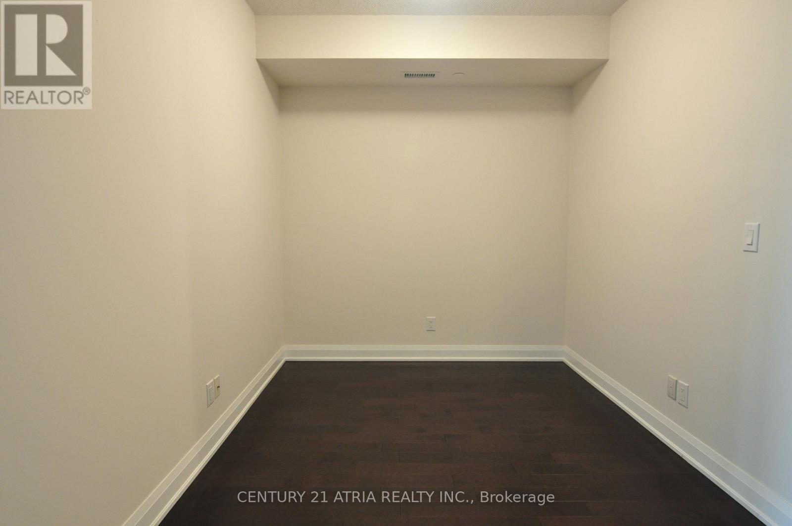 1 Uptown Drive — photo 8