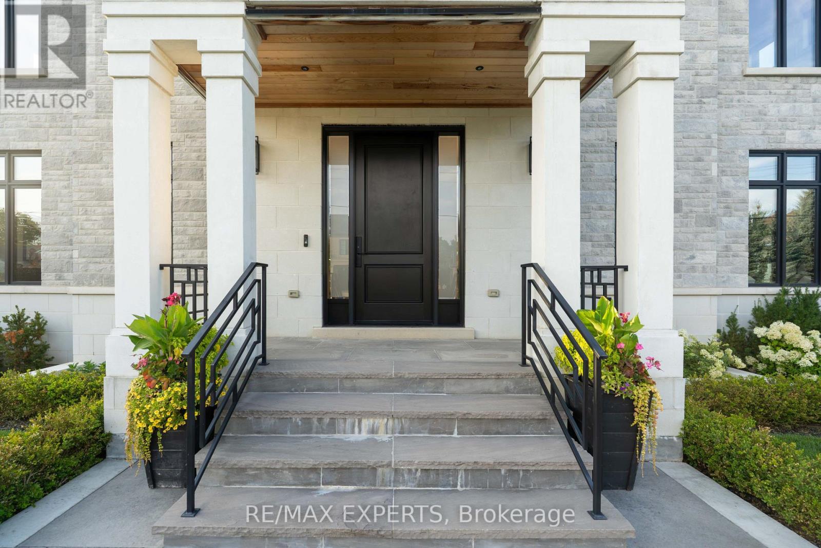 108 HOLLINGSWORTH DRIVE, King (King City) — photo 4