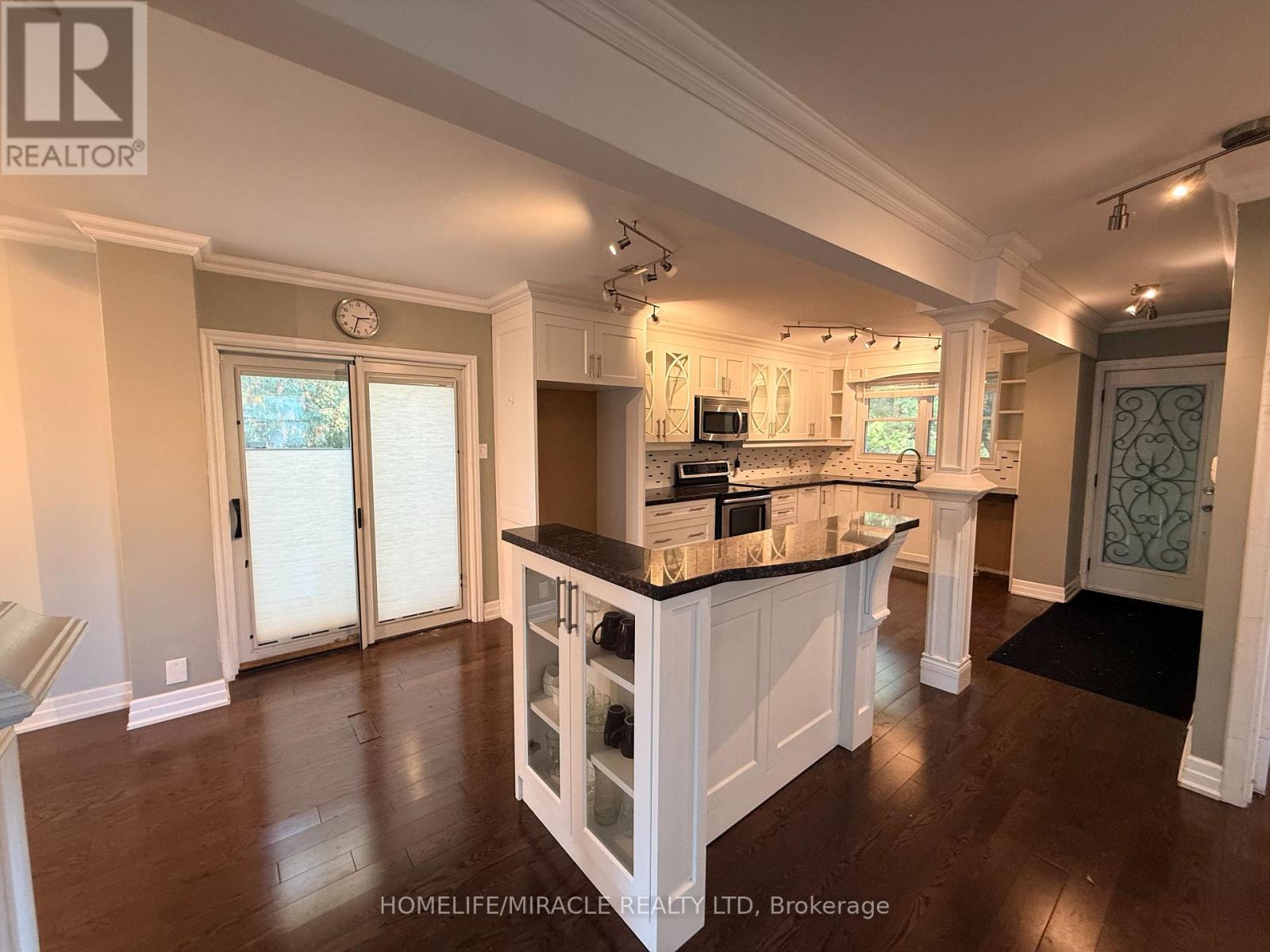 10 Yorkton Boulevard, Markham, ON photo 15