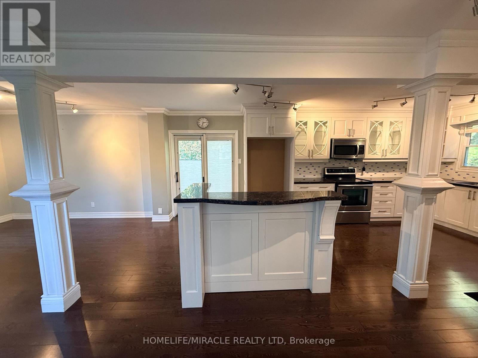 10 Yorkton Boulevard, Markham, ON photo 16