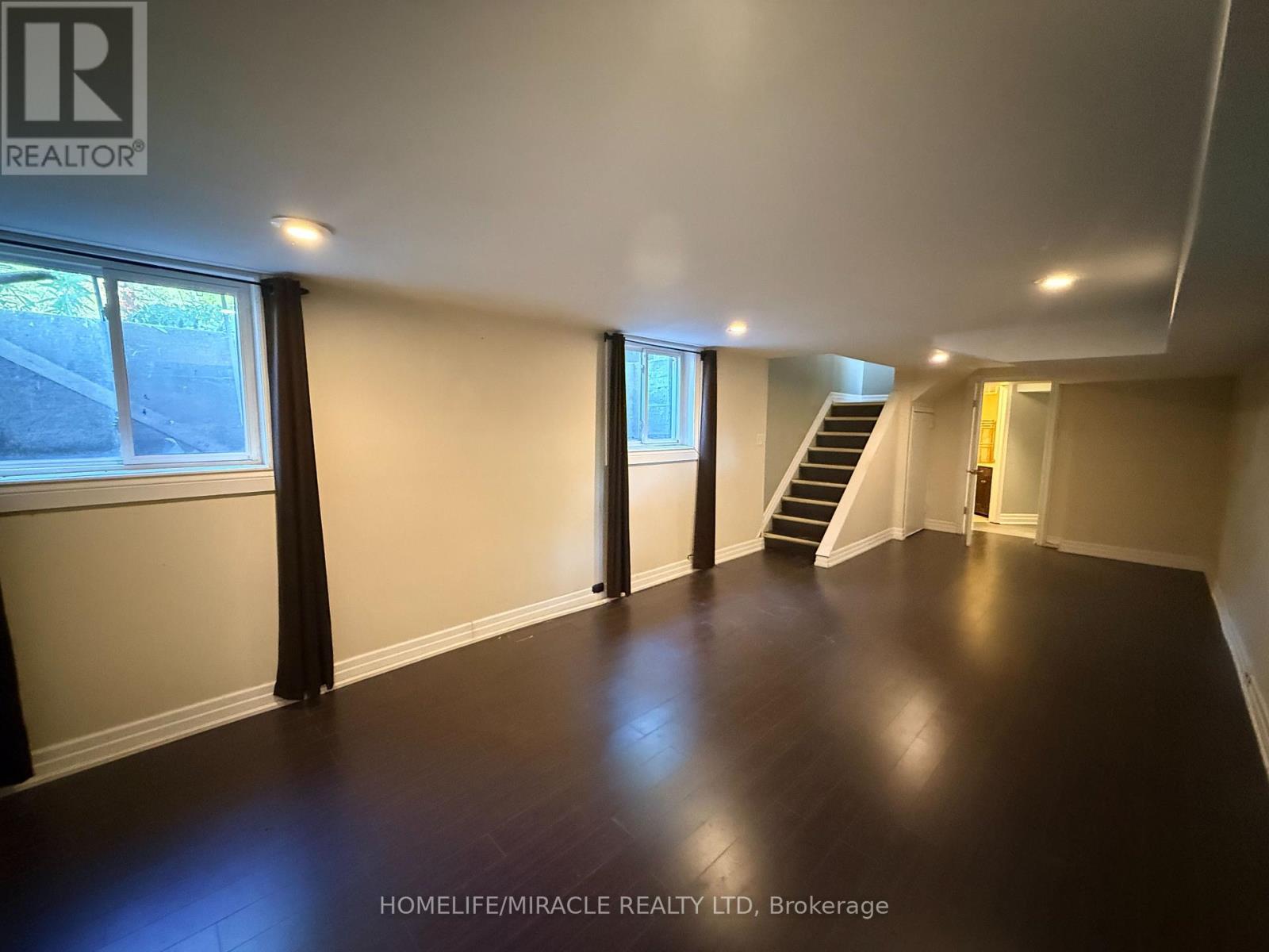 10 Yorkton Boulevard, Markham, ON photo 32