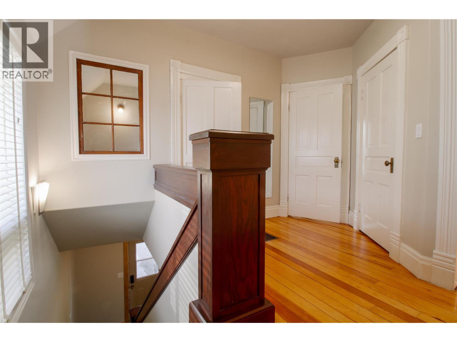 215 Sixth Street E - 20