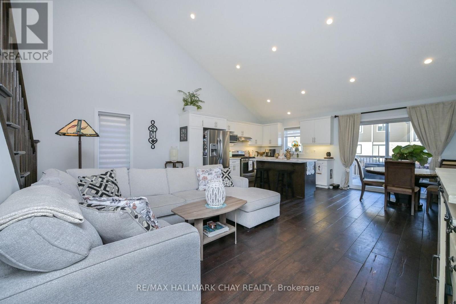 3 Portland Street, Collingwood, ON photo 12