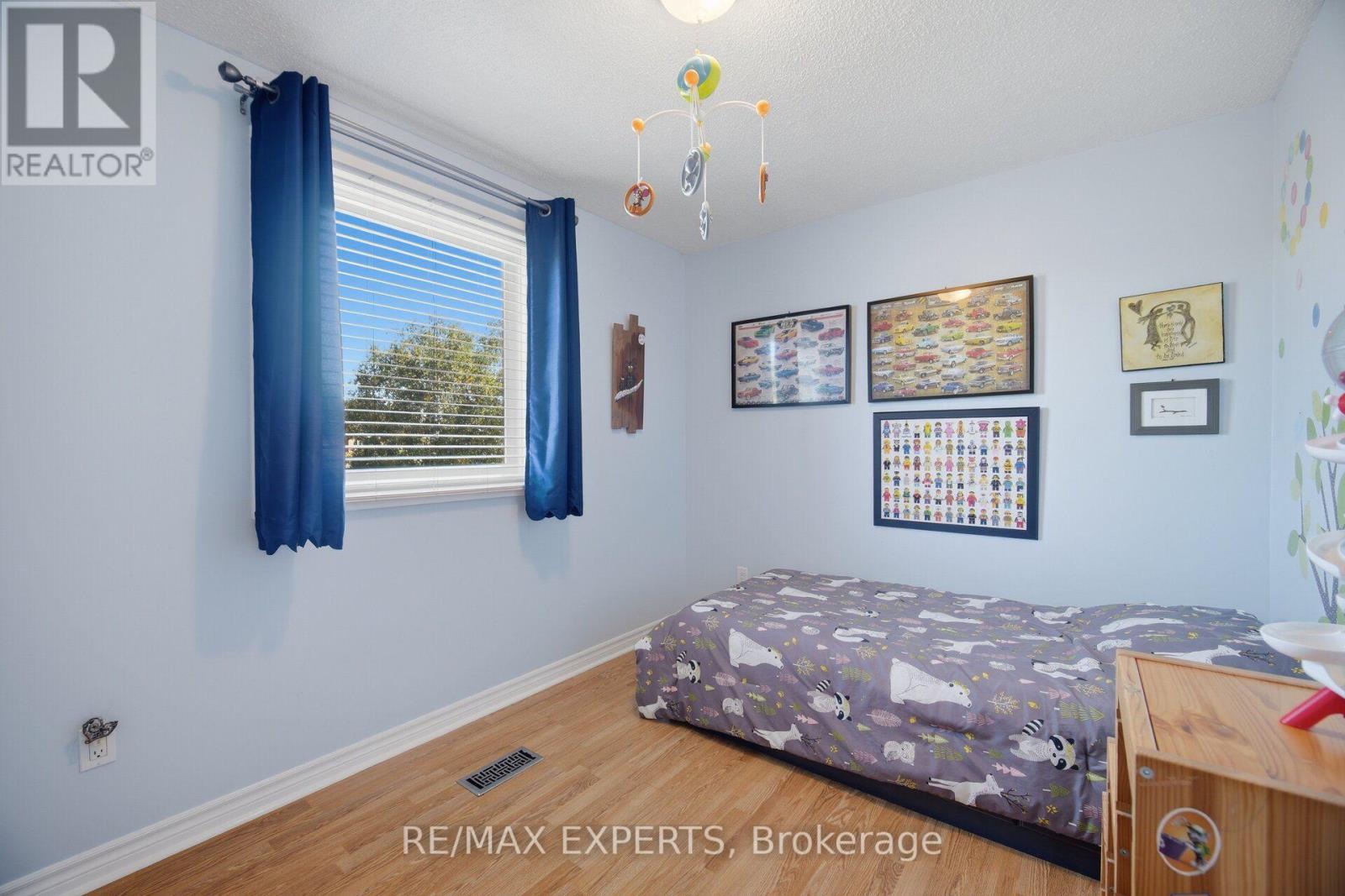 98 DE ROSE AVENUE - 32