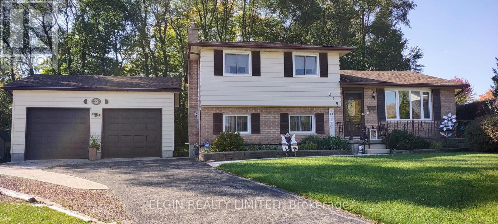 219 Brentwood Crescent