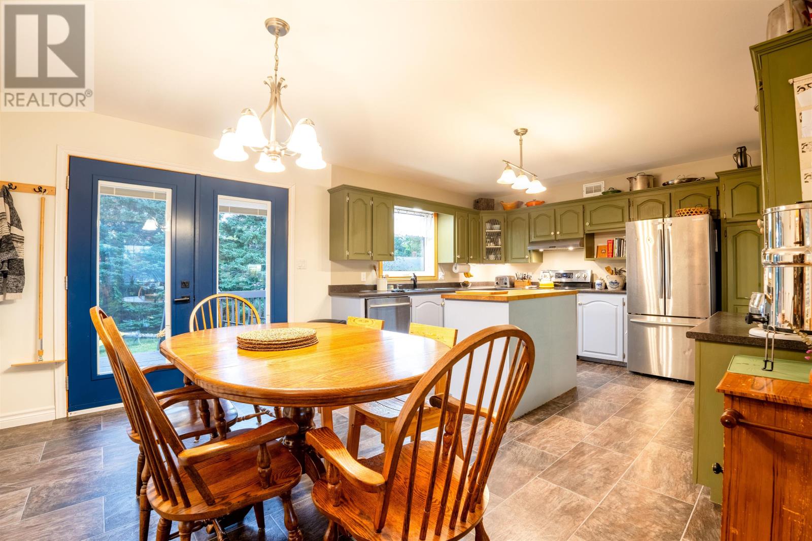 124 GREENSVIEW Drive - 16