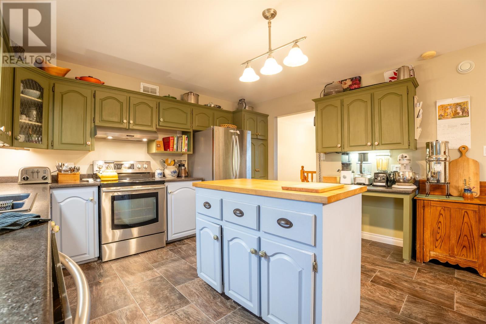124 GREENSVIEW Drive - 18