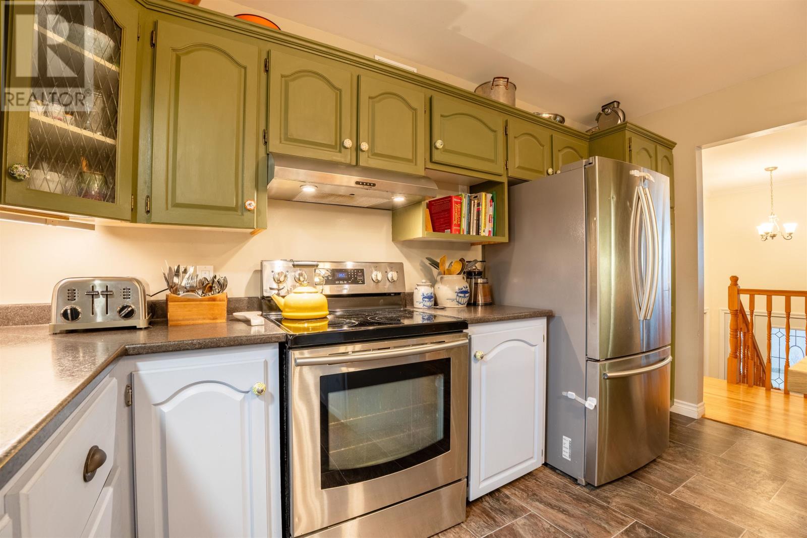 124 GREENSVIEW Drive - 19