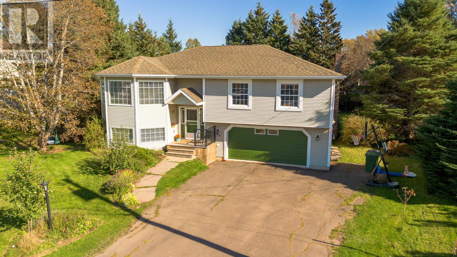 124 GREENSVIEW Drive - 2