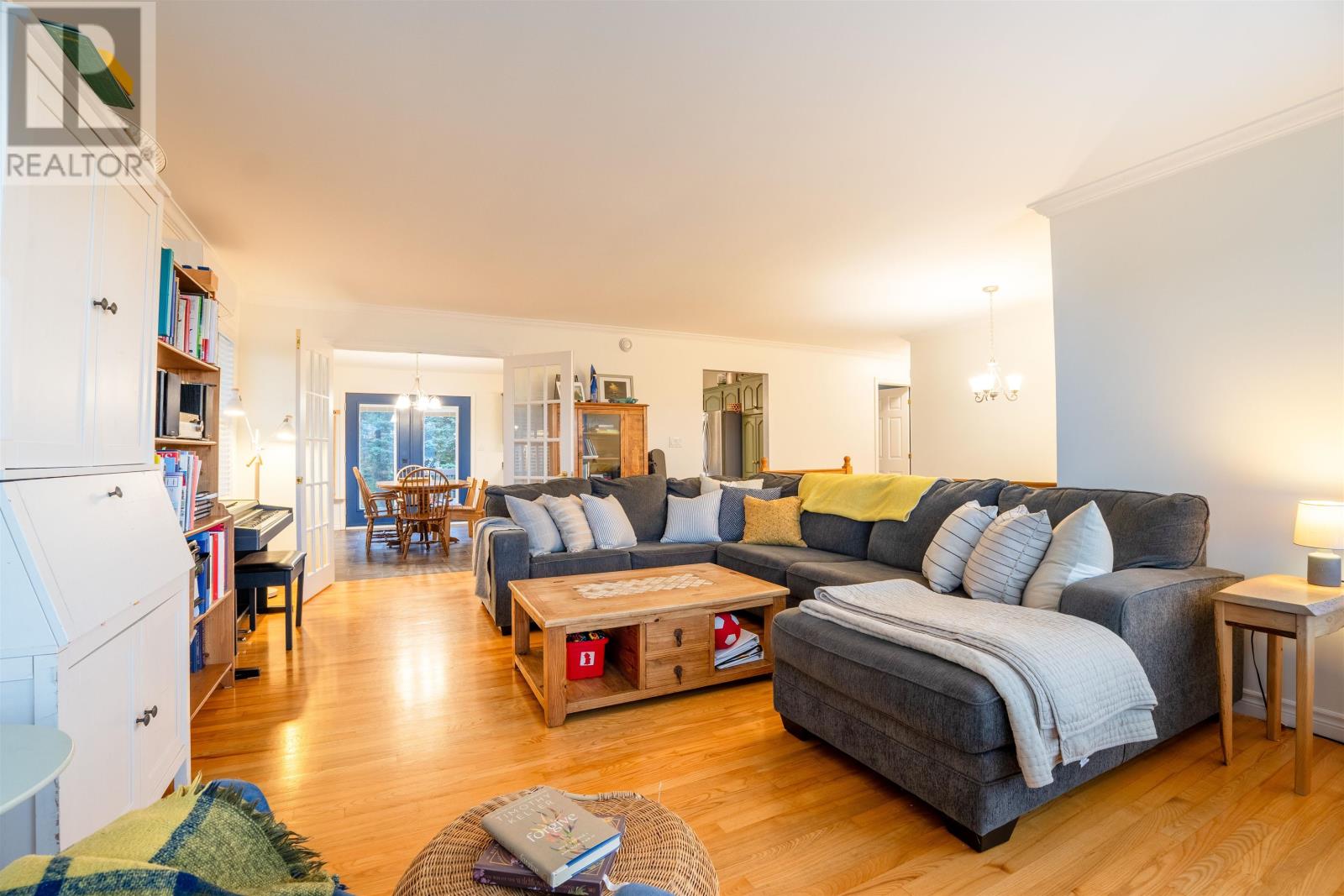 124 GREENSVIEW Drive - 23