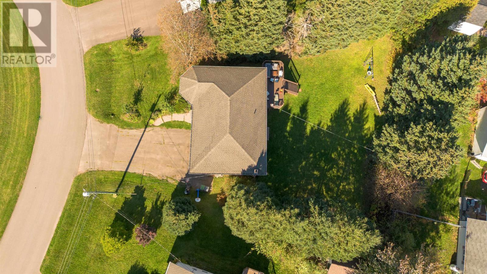 124 GREENSVIEW Drive - 3