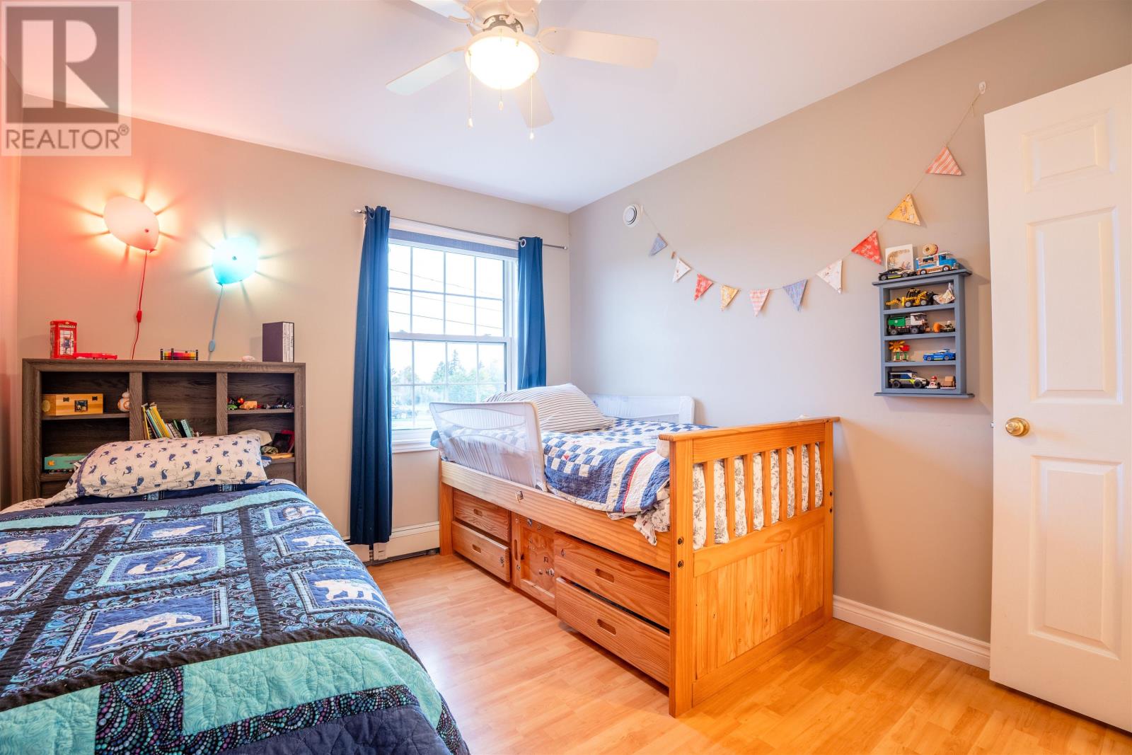 124 GREENSVIEW Drive - 33