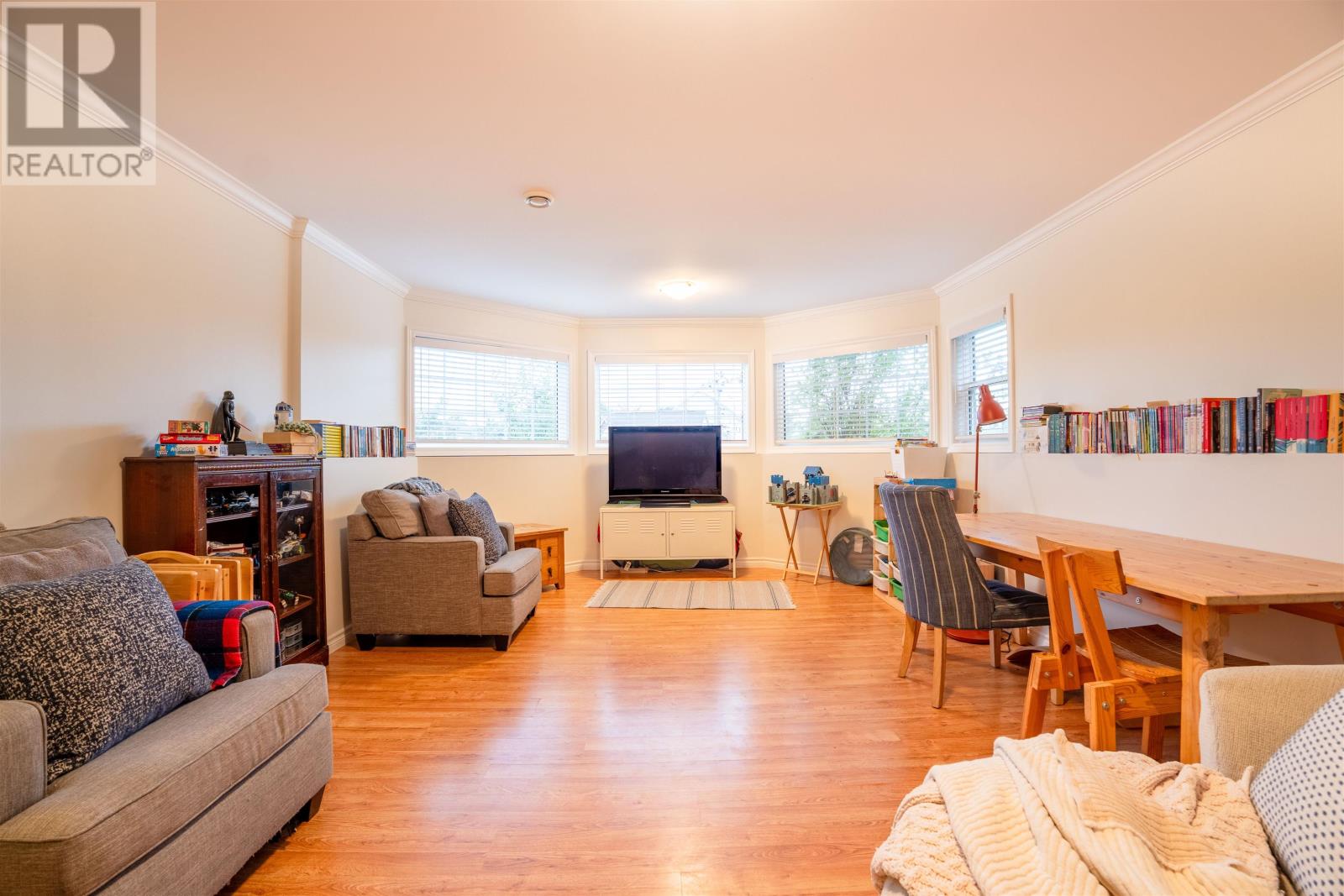 124 GREENSVIEW Drive - 37