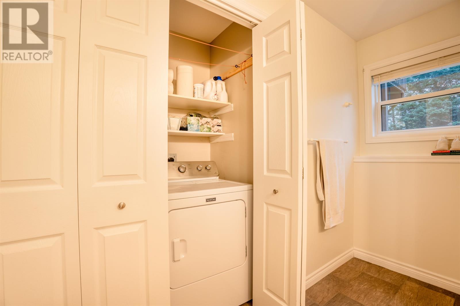 124 GREENSVIEW Drive - 40