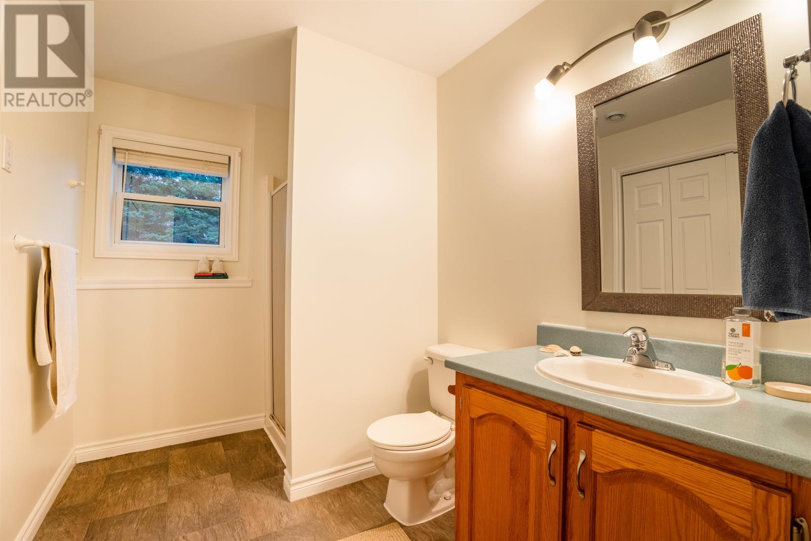 124 GREENSVIEW Drive - 41