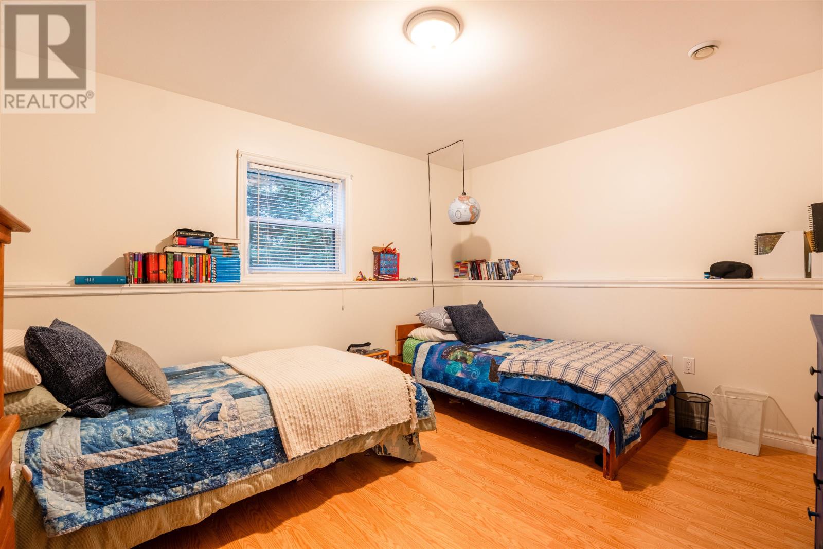 124 GREENSVIEW Drive - 42