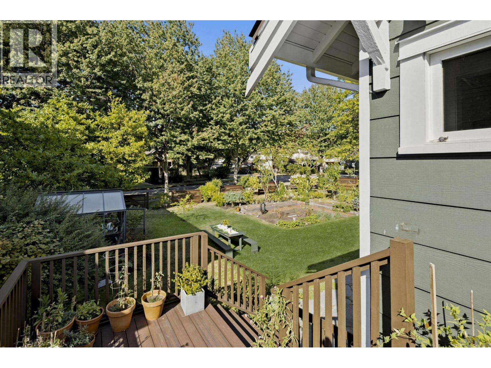 Photo of 179 N PENTICTON STREET 32