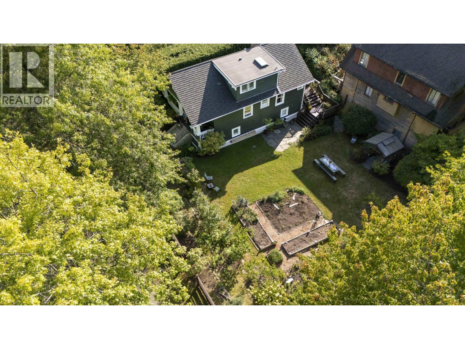 Photo of 179 N PENTICTON STREET 38