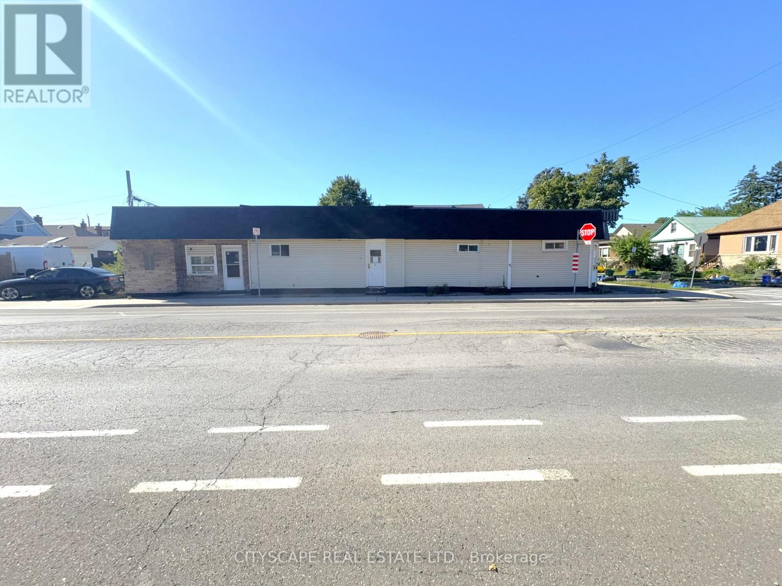 198 Tragina Avenue North, Hamilton, ON photo 3