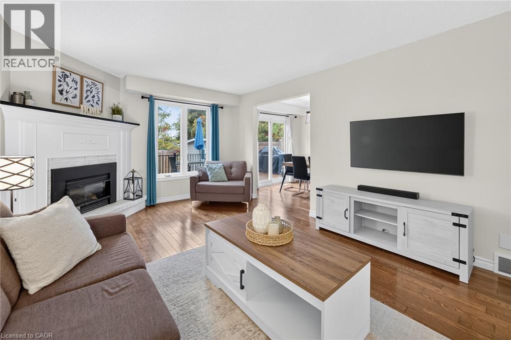 2 Cindy Avenue — photo 8