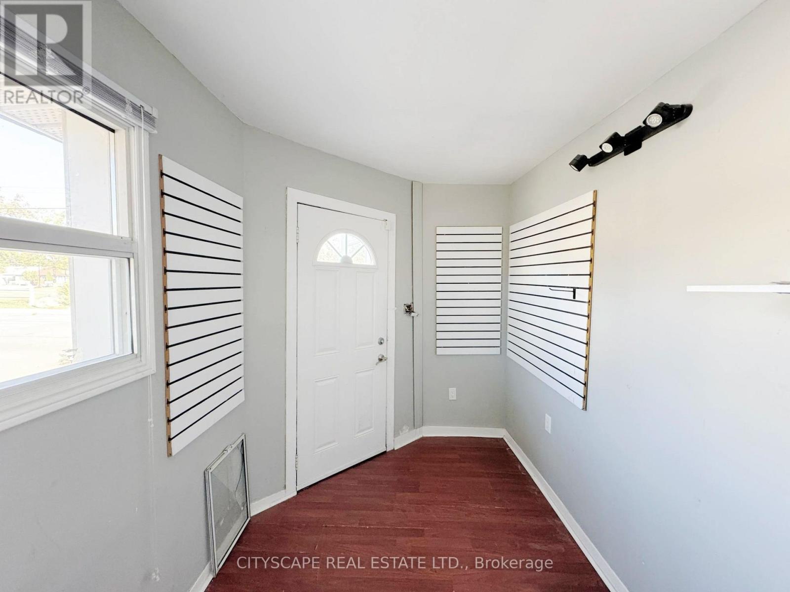 198 Tragina Avenue North, Hamilton, ON photo 8
