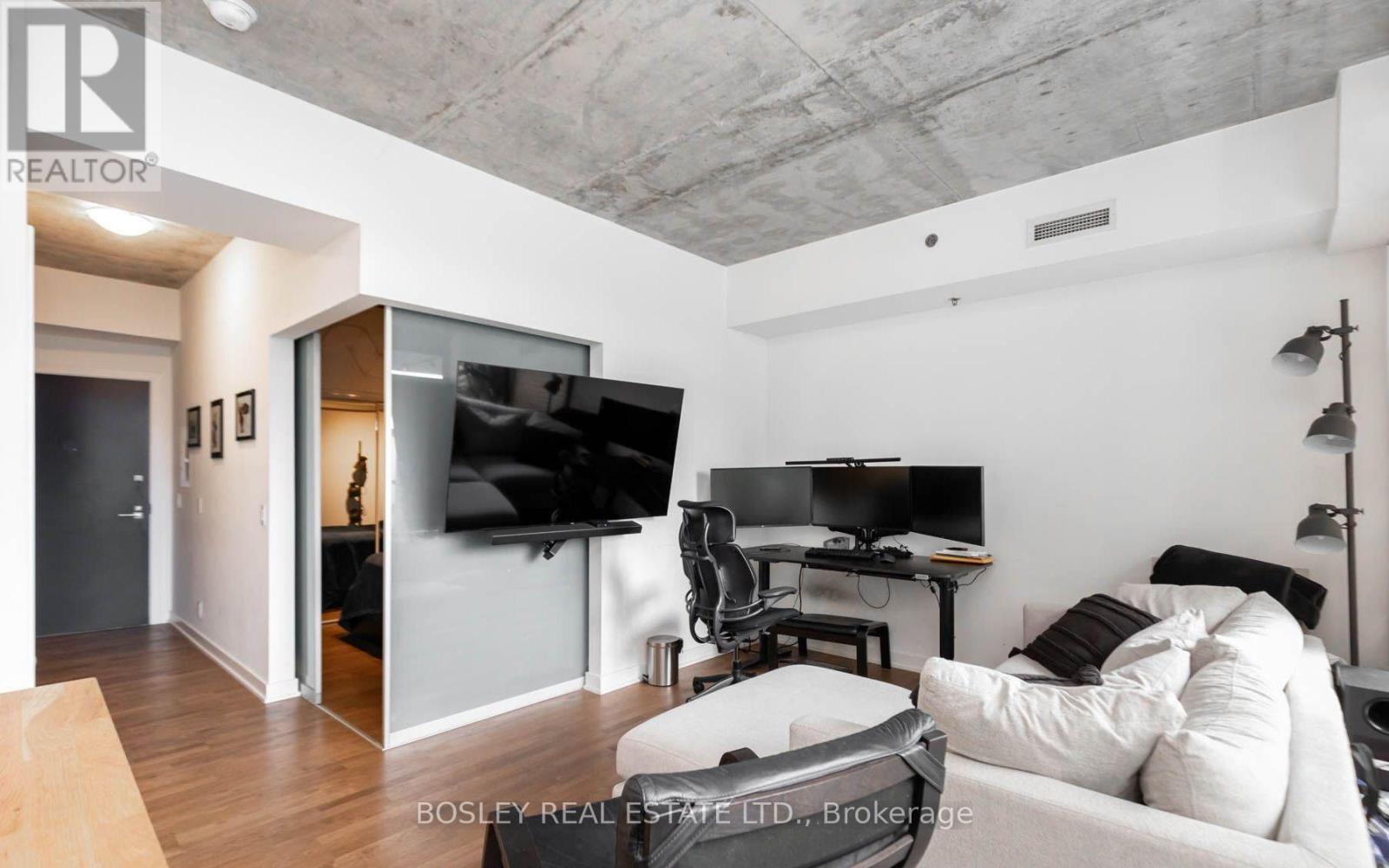 15 Beverley Street — photo 10