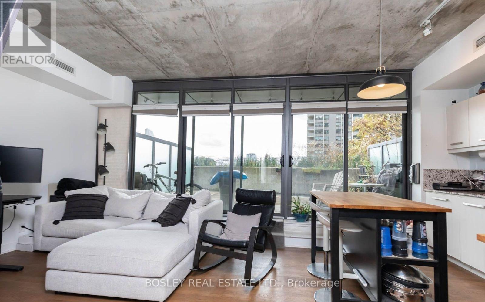15 Beverley Street — photo 4