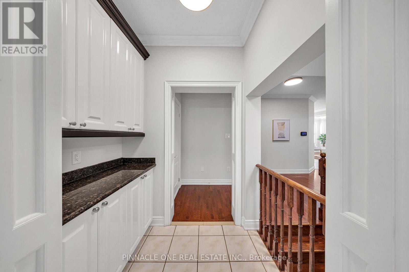 6 Dolby Crescent — photo 25