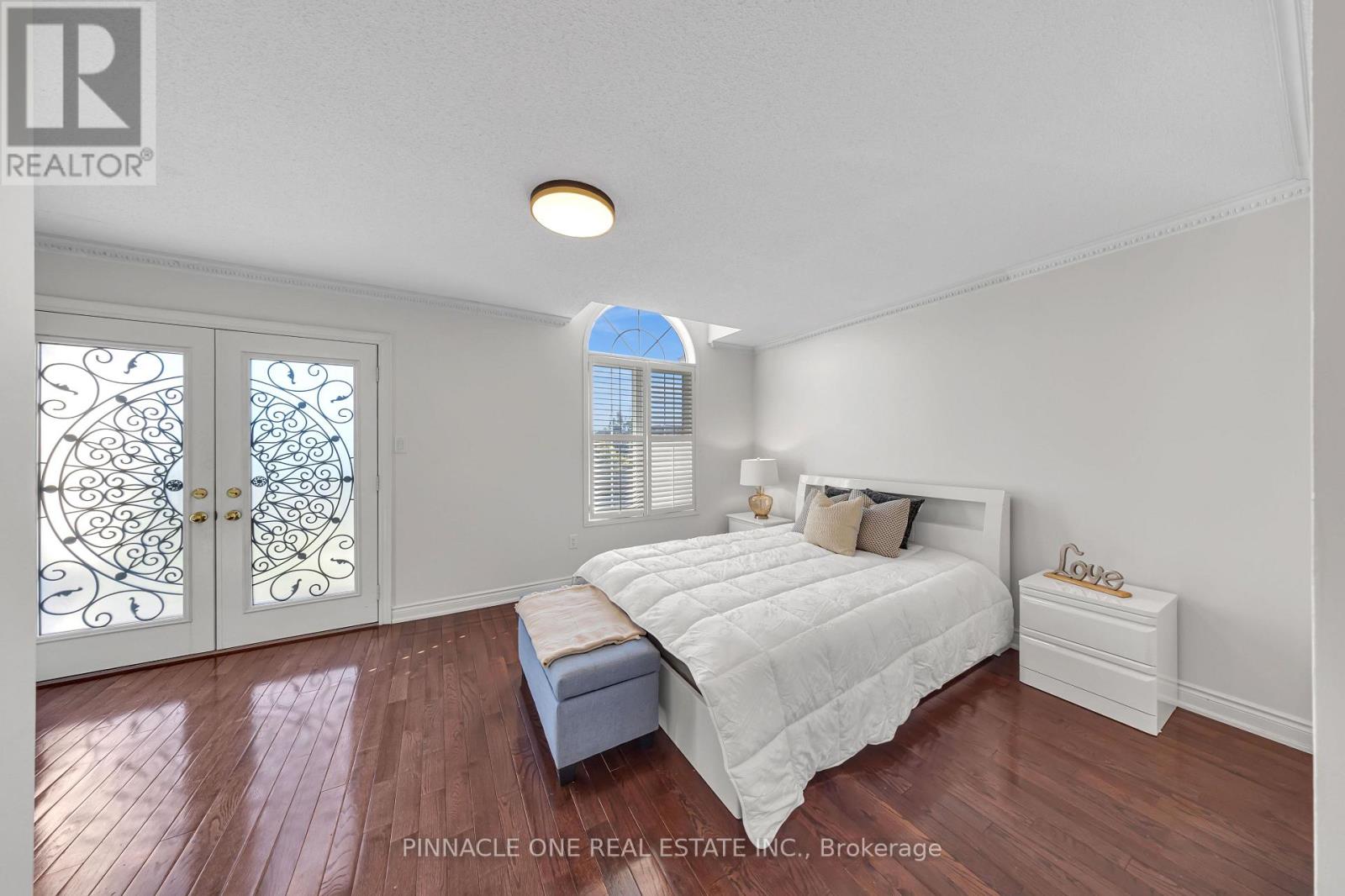 6 Dolby Crescent — photo 30