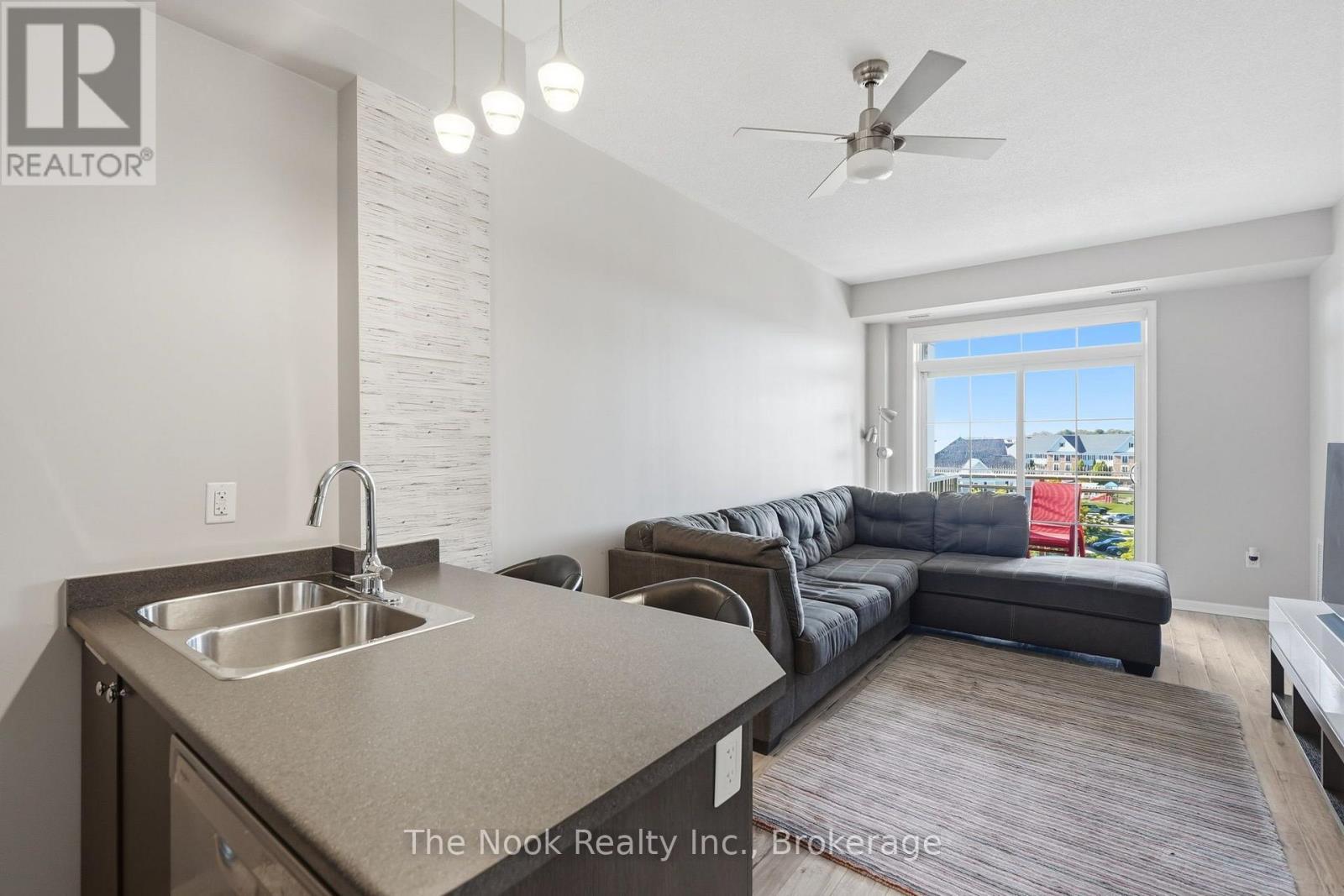 420- 84 Aspen Springs Drive, Clarington, ON photo 11