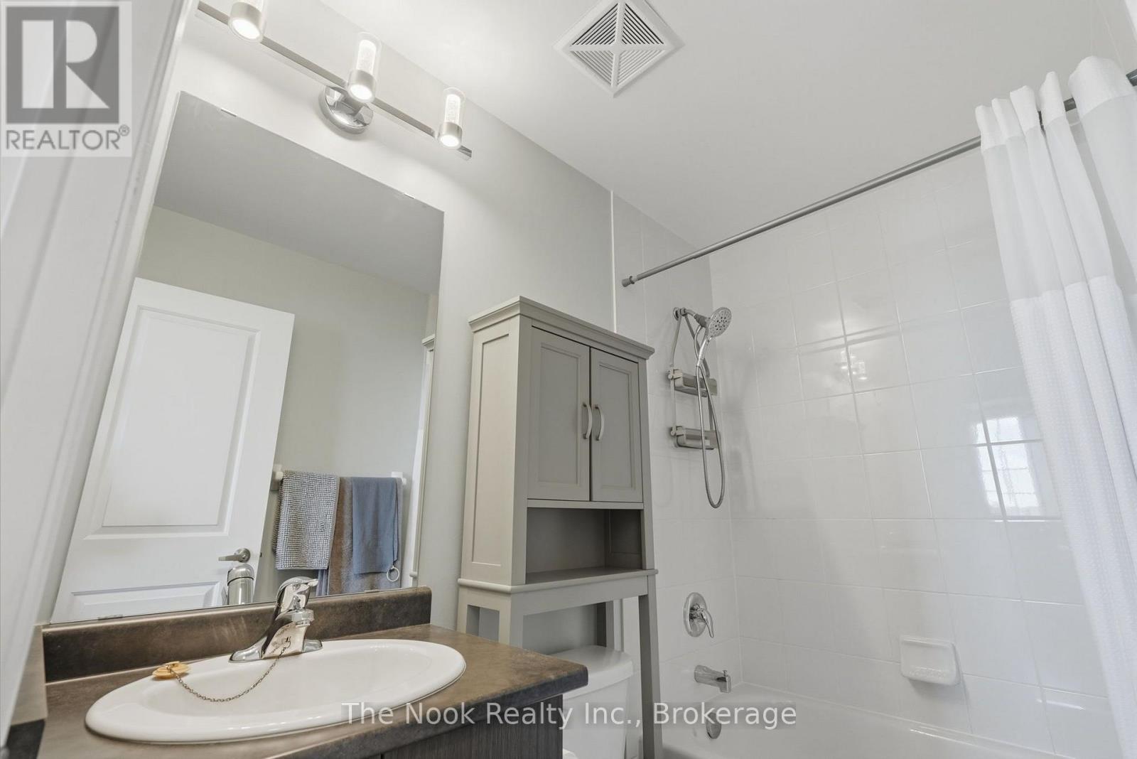 420- 84 Aspen Springs Drive, Clarington, ON photo 21