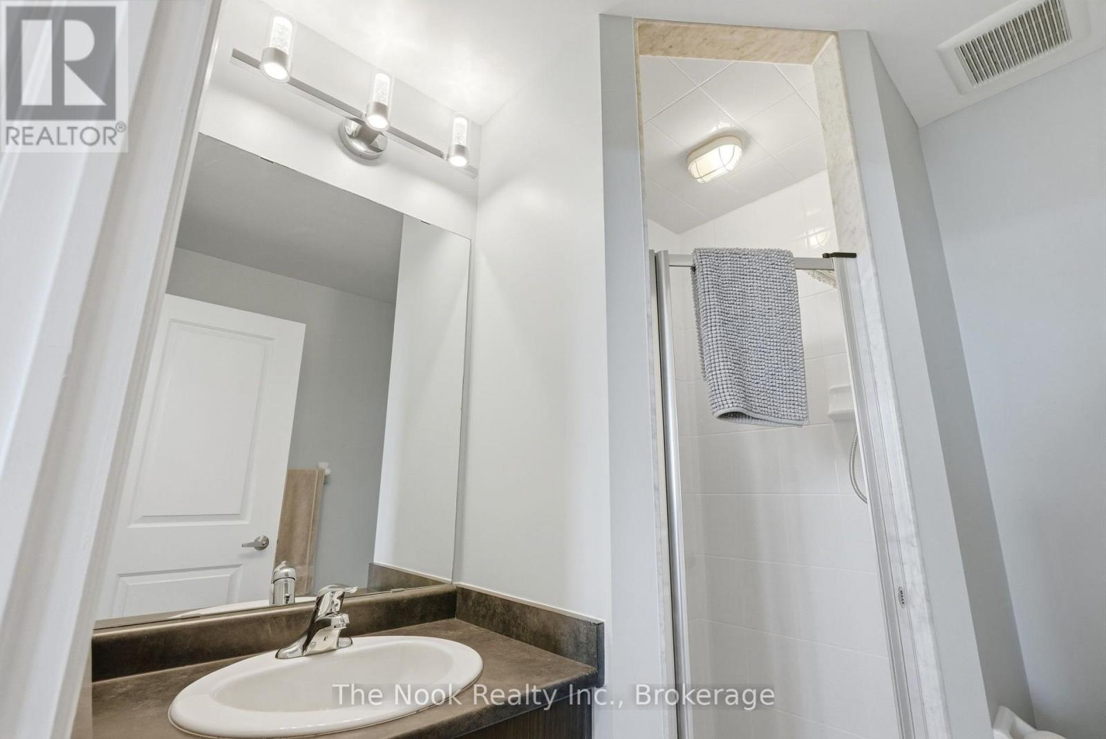 420- 84 Aspen Springs Drive, Clarington, ON photo 27