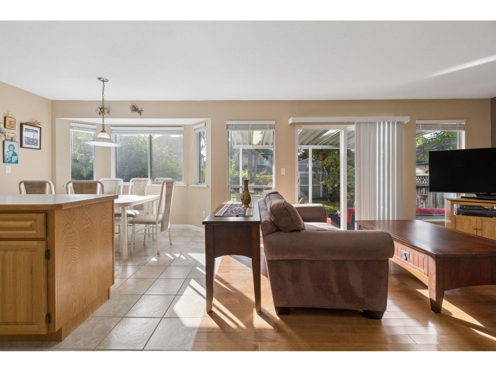 Photo of 15656 107A STREET 15