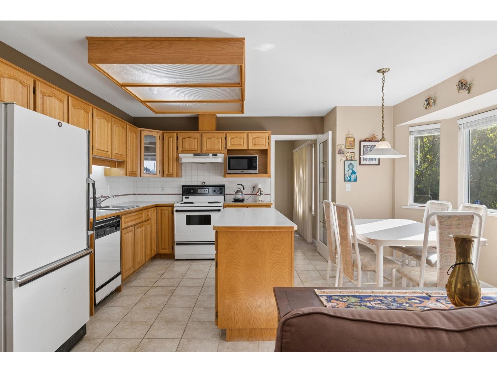 Photo of 15656 107A STREET 16