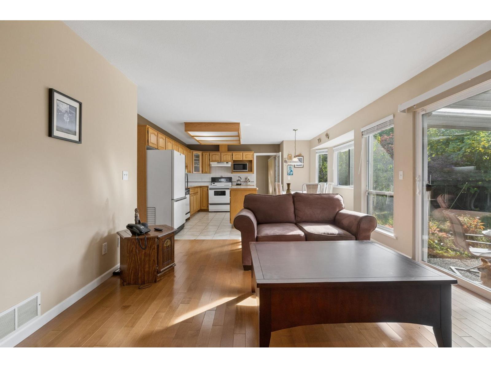 Photo of 15656 107A STREET 18