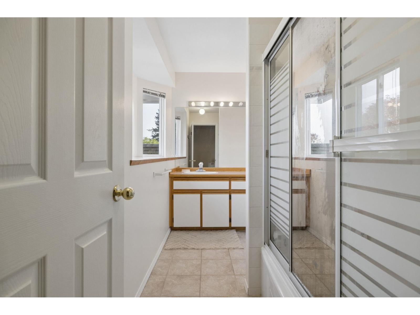 Photo of 15656 107A STREET 28