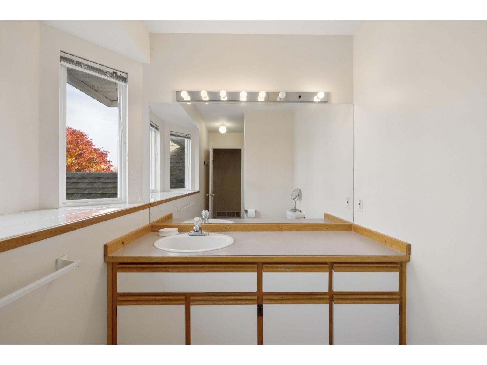 Photo of 15656 107A STREET 29